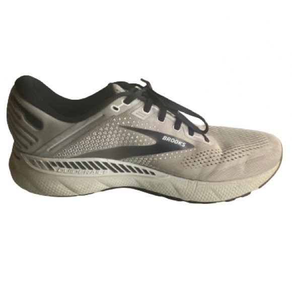 Size 12 - Brooks Adrenaline GTS 22 Gray Great Condition - Picture 1 of 9